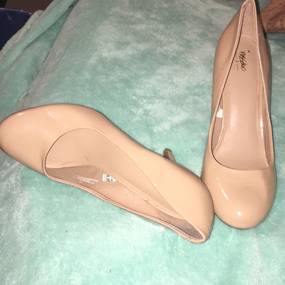tan low heels